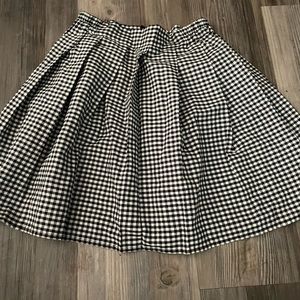 Checkered skirt black and white